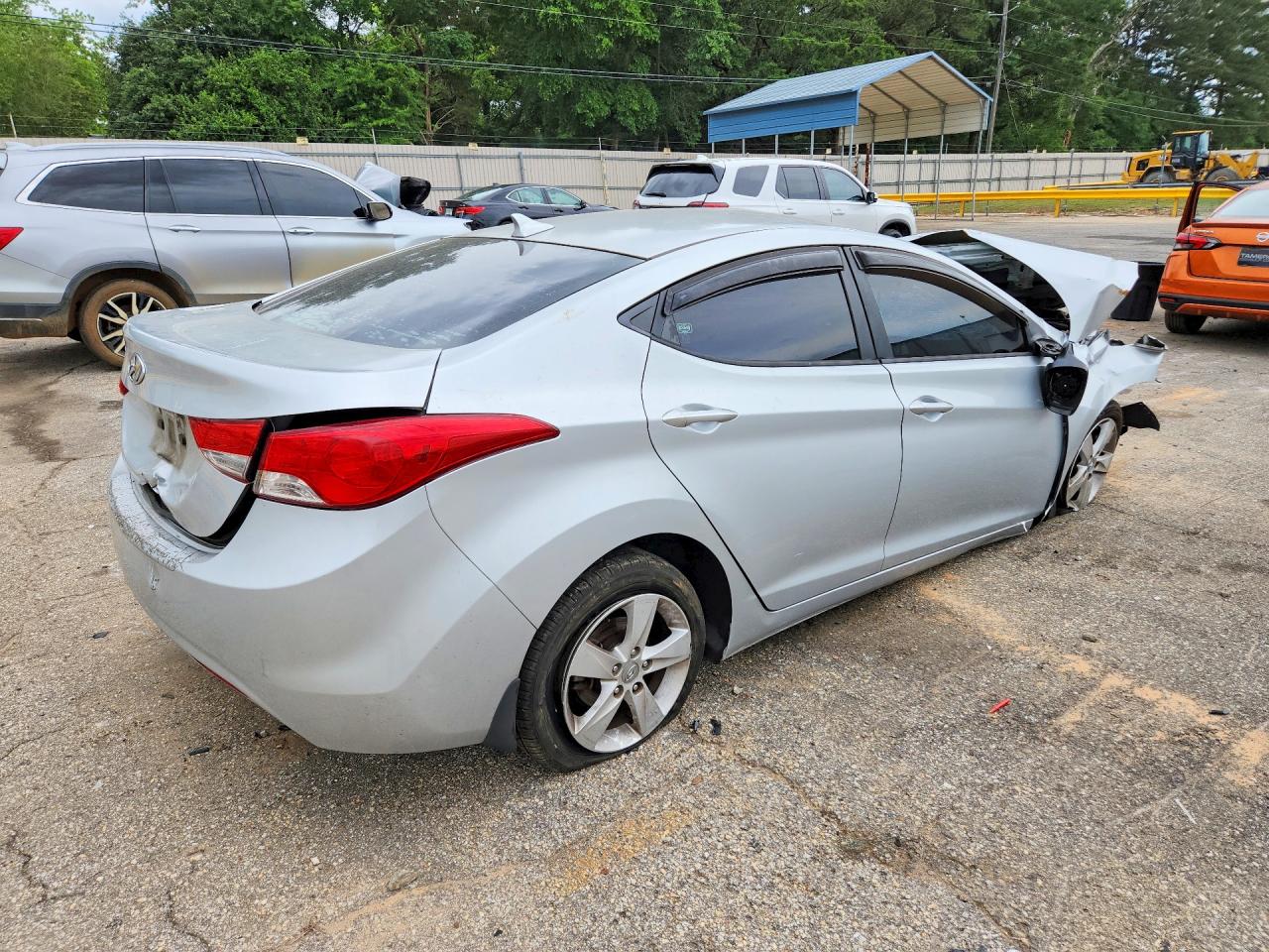 2013 HYUNDAI ELANTRA GLS photo 7
