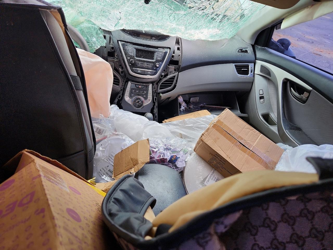 2013 HYUNDAI ELANTRA GLS photo 22