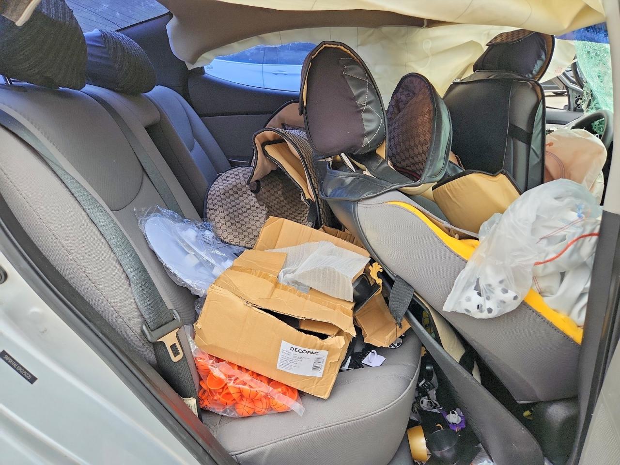 2013 HYUNDAI ELANTRA GLS photo 28