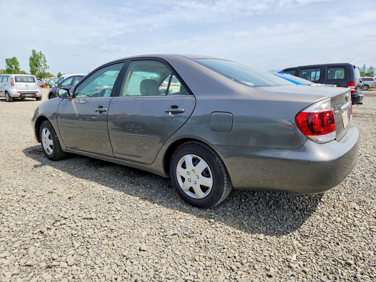 2006 TOYOTA CAMRY LE photo 3