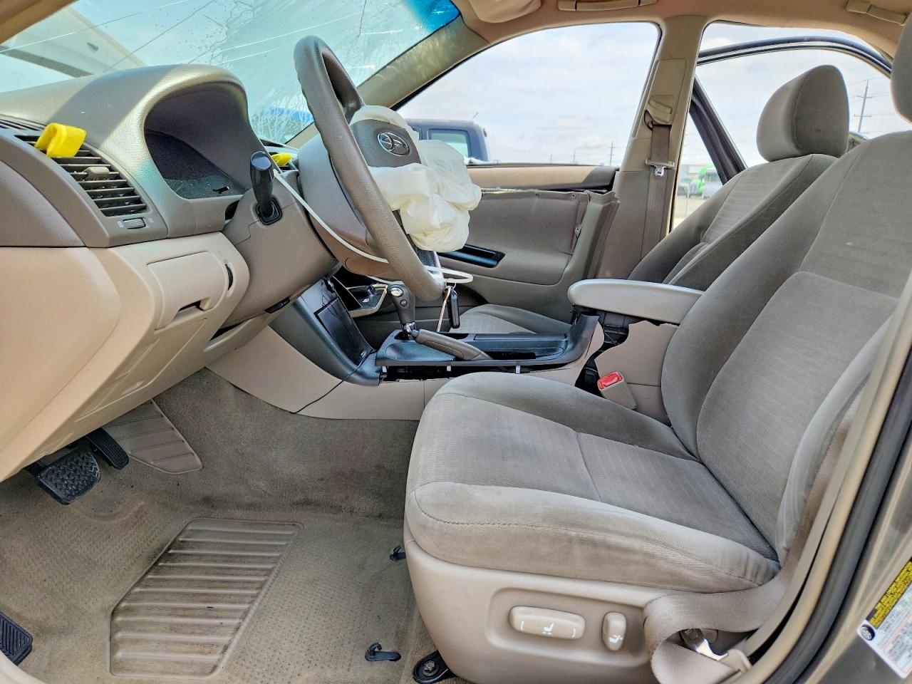 2006 TOYOTA CAMRY LE photo 13