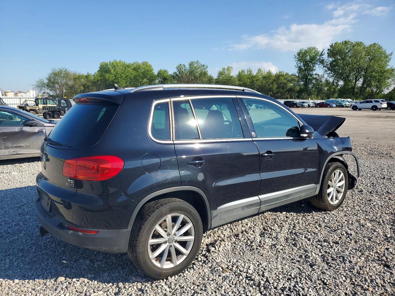 2017 VOLKSWAGEN TIGUAN WOLFSBURG photo 3