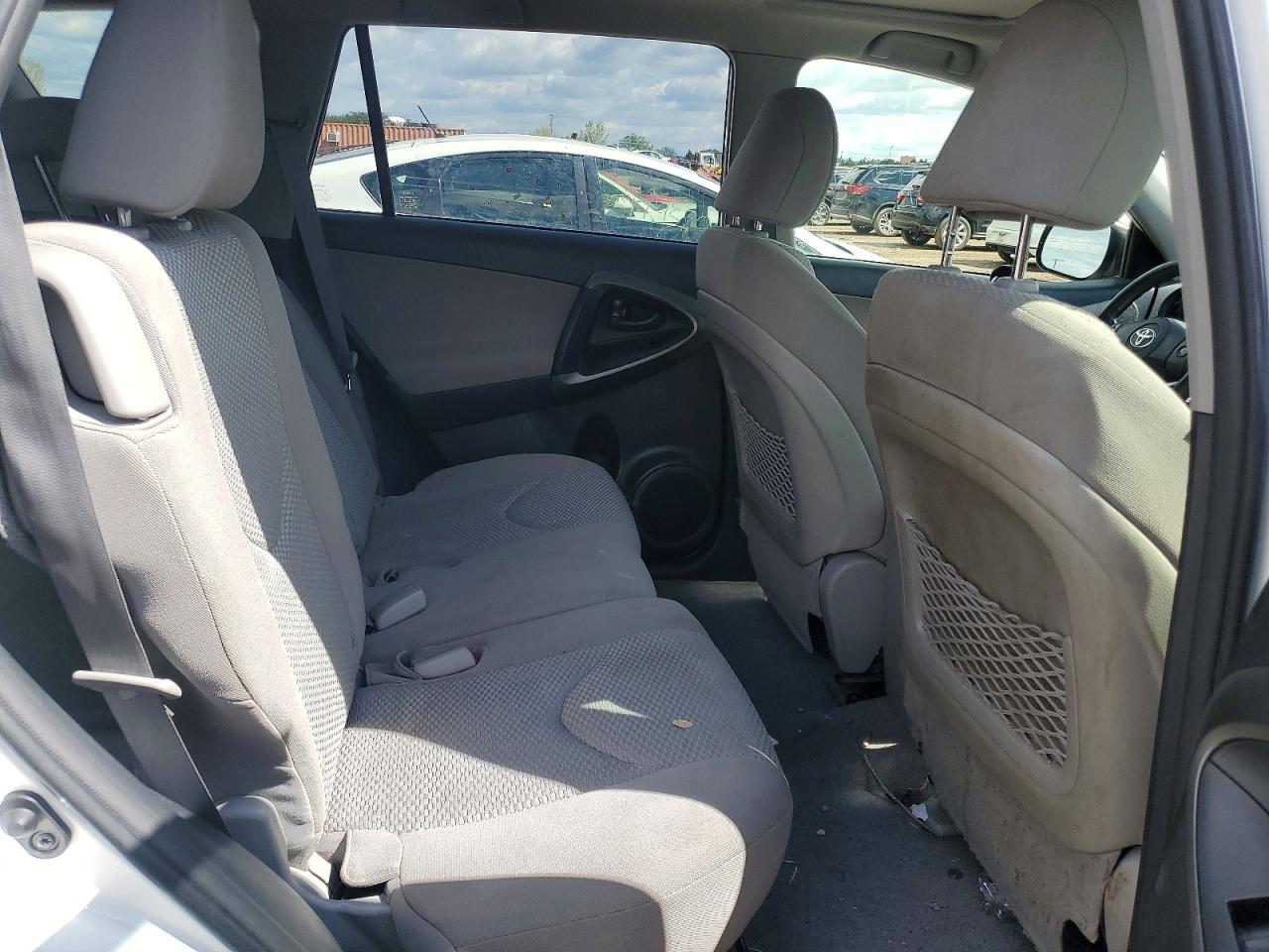 2012 TOYOTA RAV4 BASE photo 19