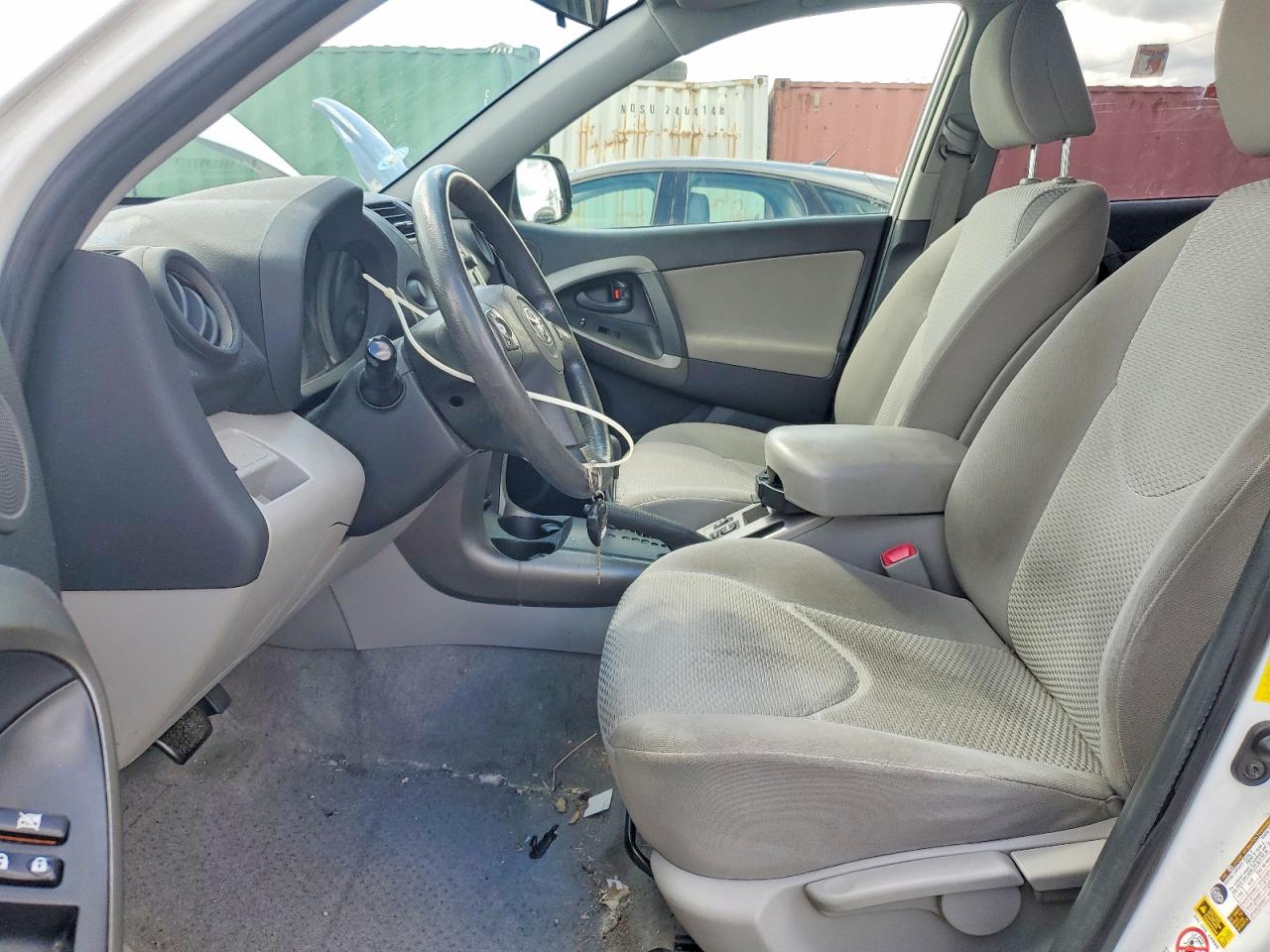 2012 TOYOTA RAV4 BASE photo 13