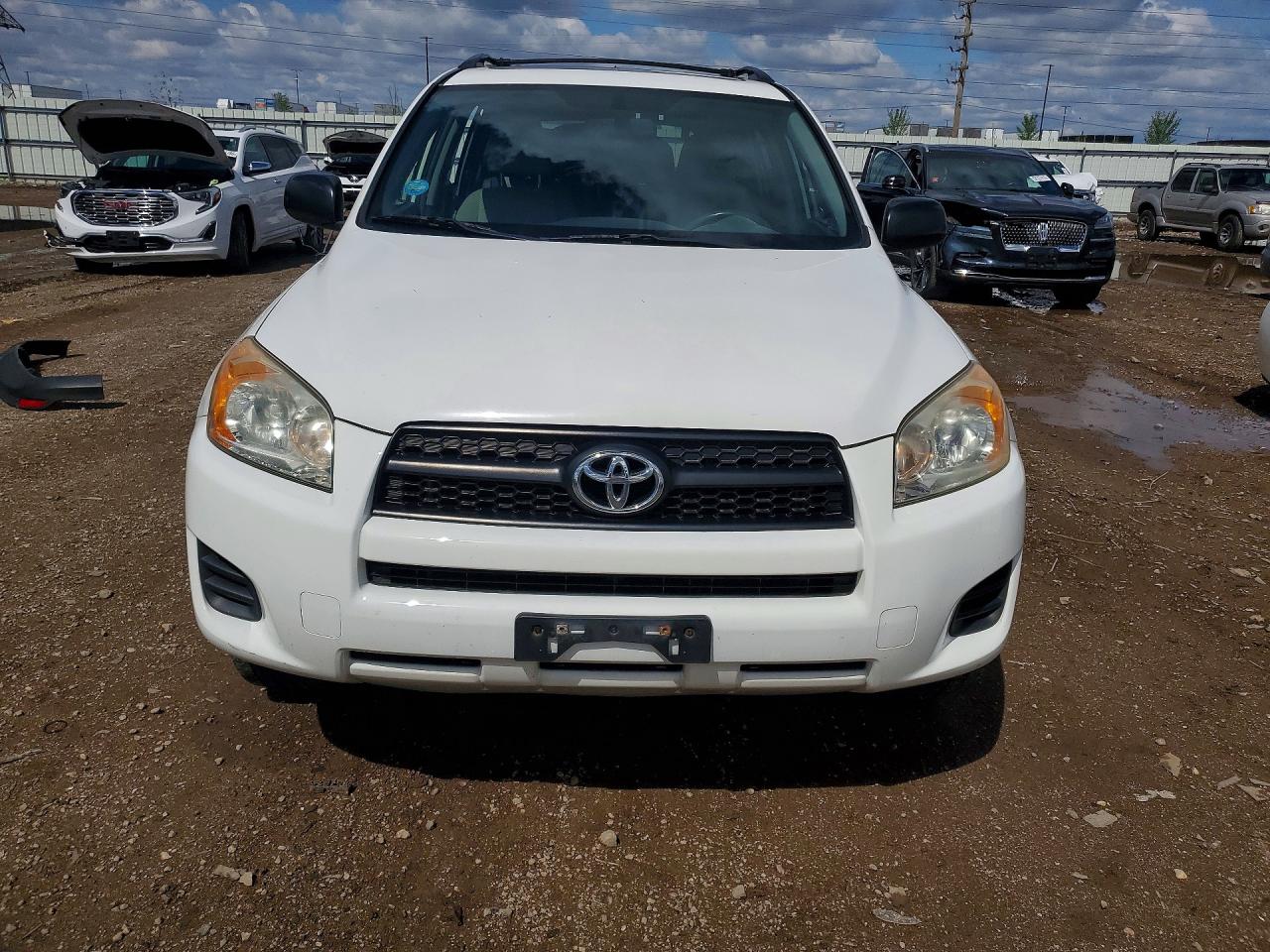 2012 TOYOTA RAV4 BASE photo 9