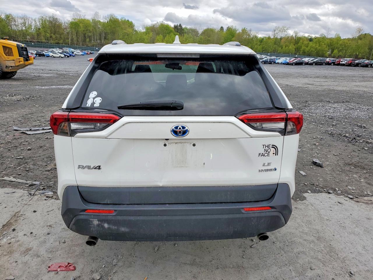 2021 TOYOTA RAV4 LE photo 16