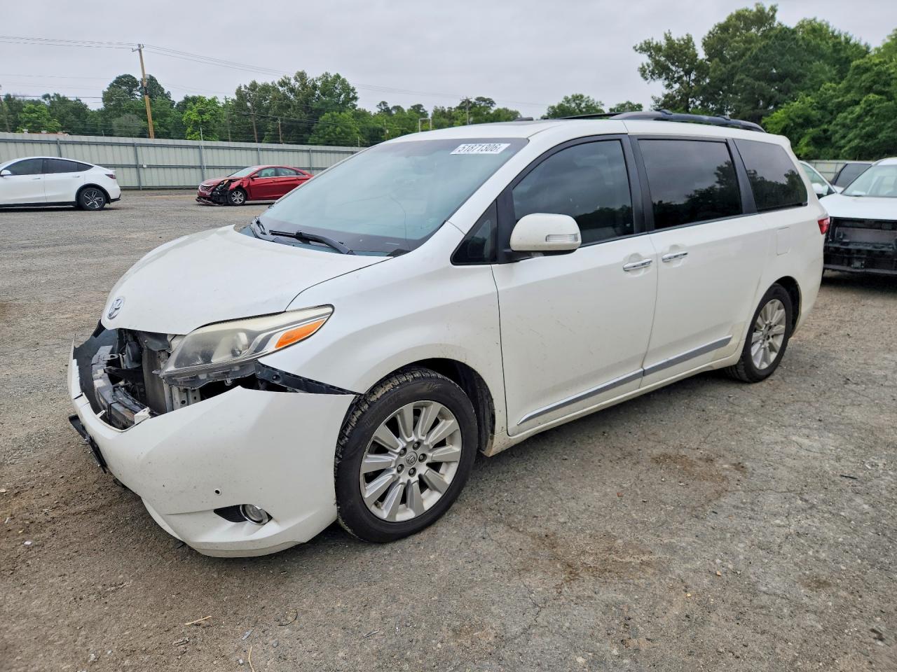 2015 TOYOTA SIENNA