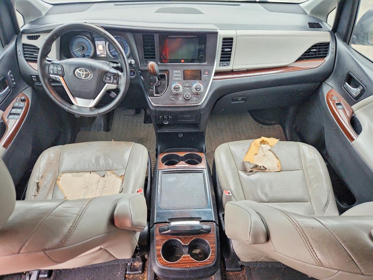 2015 TOYOTA SIENNA LIMITED 7-PASSENGER photo 15