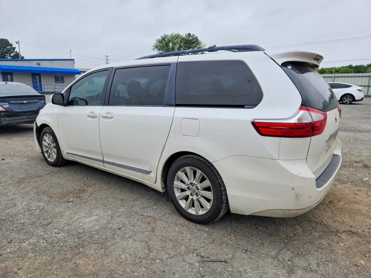 2015 TOYOTA SIENNA LIMITED 7-PASSENGER photo 3