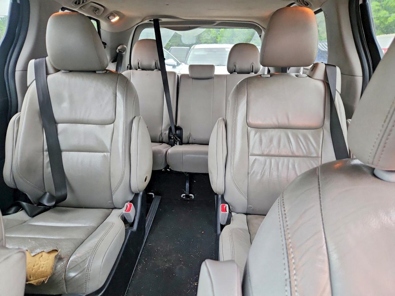 2015 TOYOTA SIENNA LIMITED 7-PASSENGER photo 19