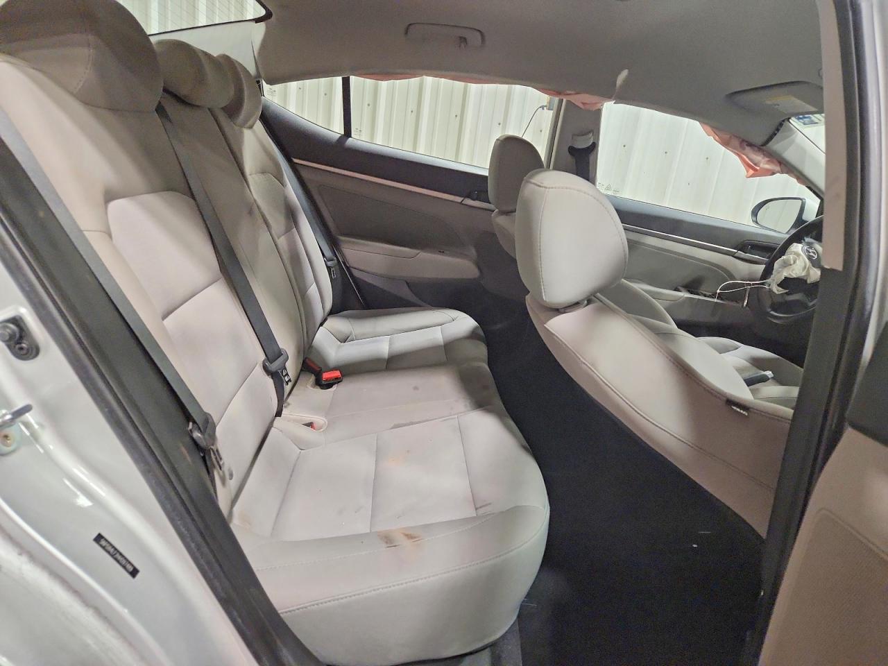 2017 HYUNDAI ELANTRA SE photo 19