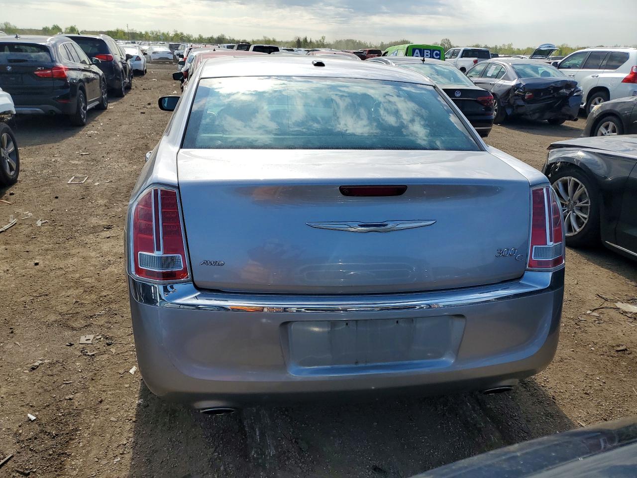 2013 CHRYSLER 300C photo 6