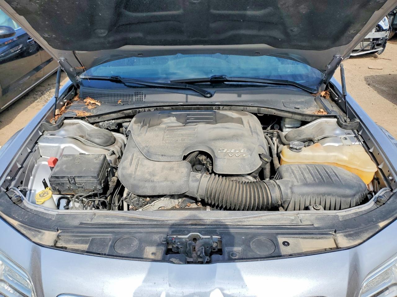 2013 CHRYSLER 300C photo 11