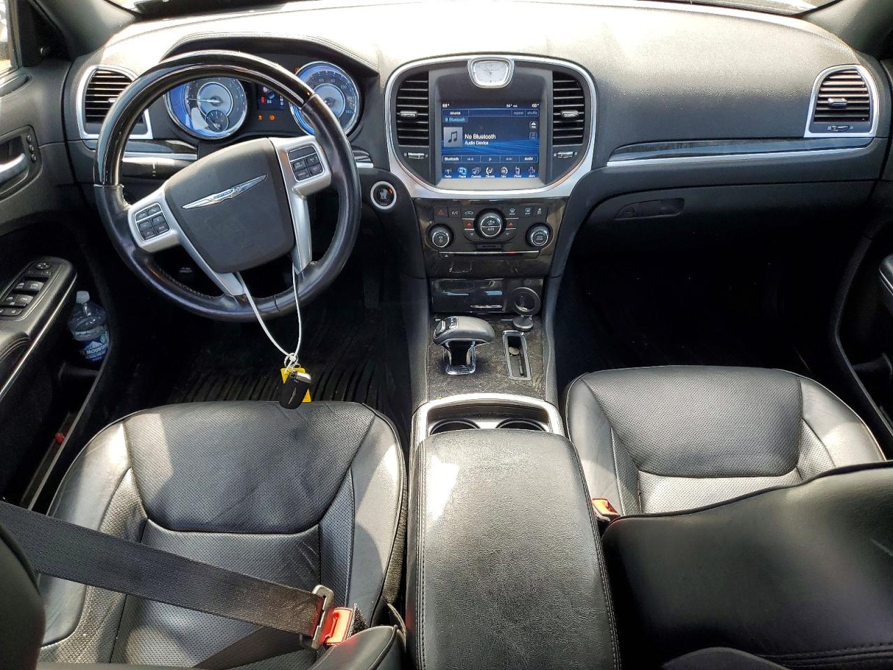 2013 CHRYSLER 300C photo 8
