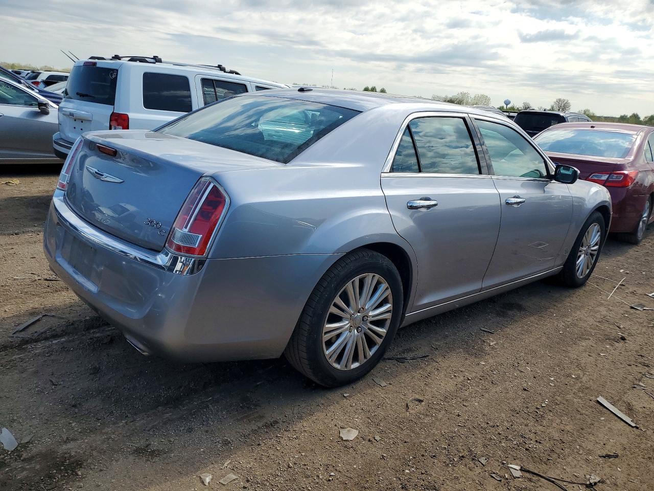 2013 CHRYSLER 300C photo 3