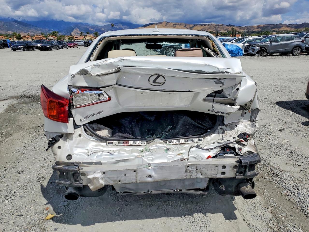 2010 LEXUS IS 250 photo 16