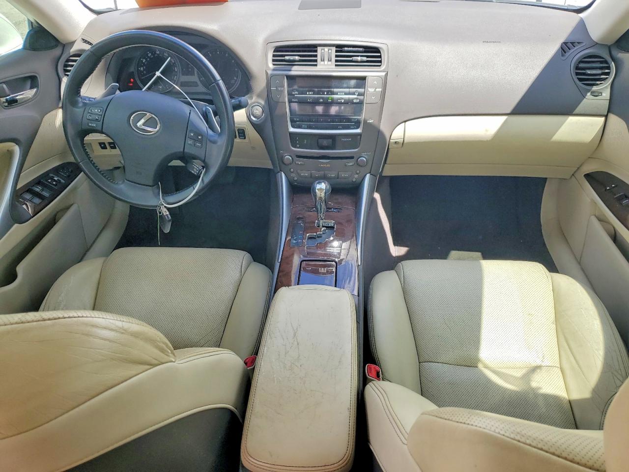 2010 LEXUS IS 250 photo 22
