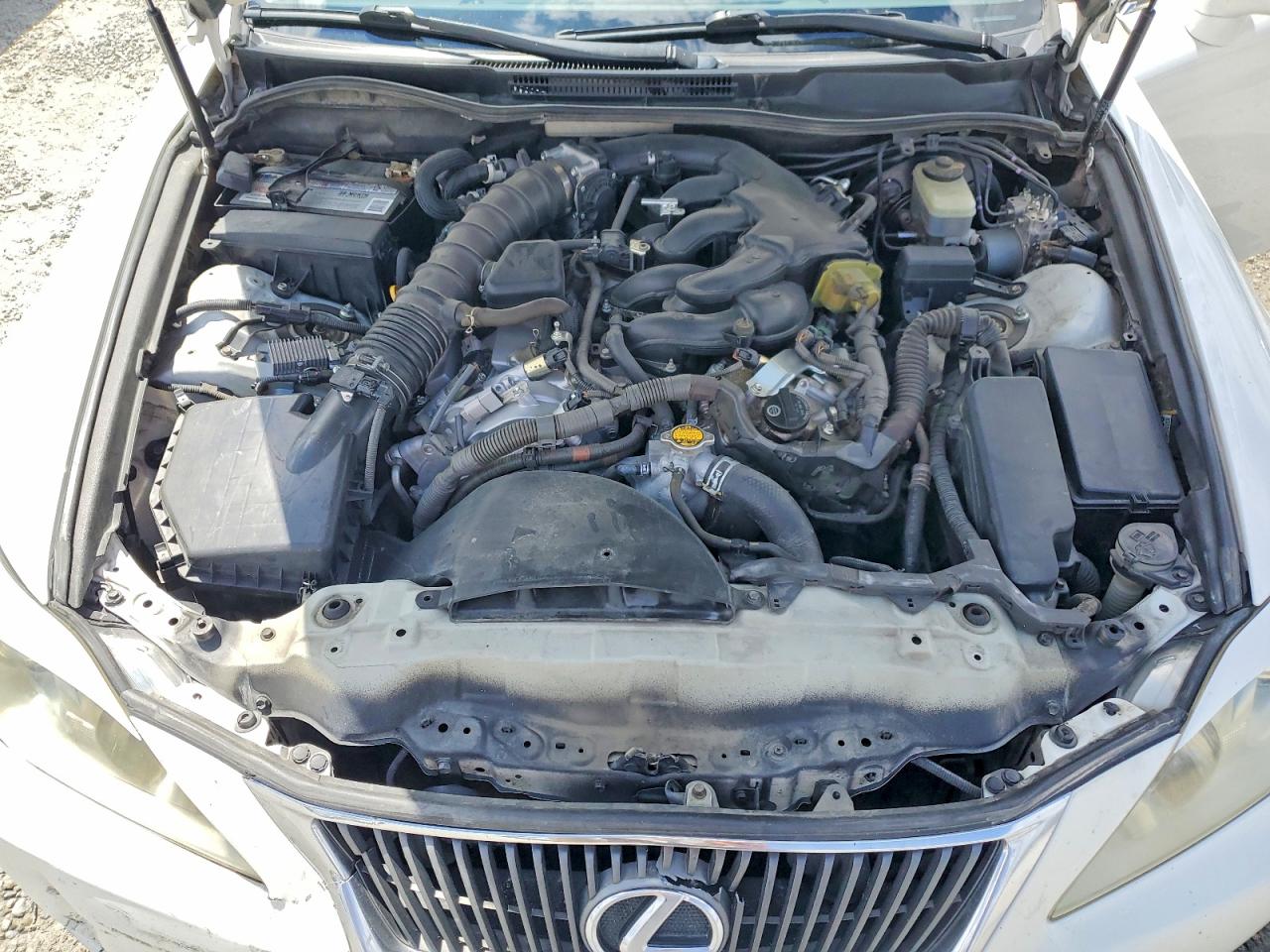 2010 LEXUS IS 250 photo 31