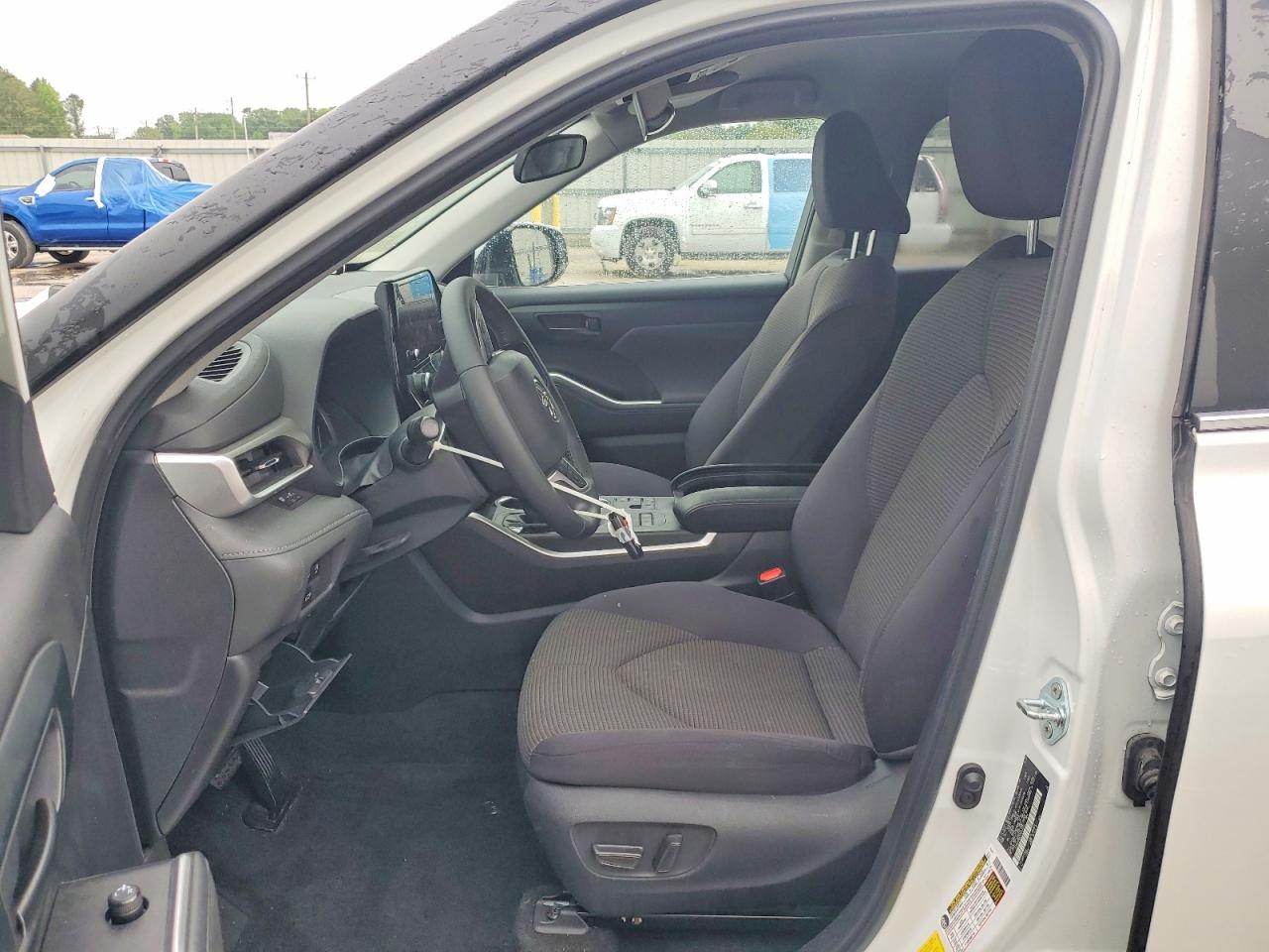 2023 TOYOTA HIGHLANDER LE photo 19