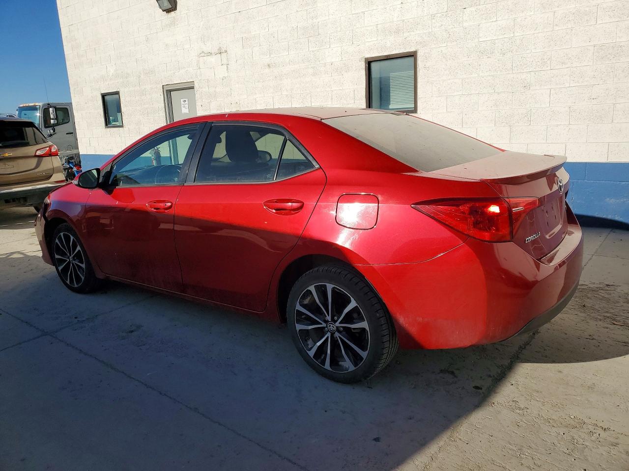 2017 TOYOTA COROLLA SE photo 3