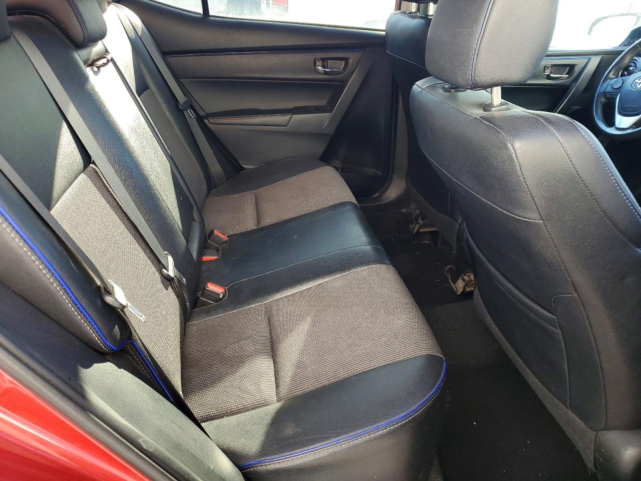 2017 TOYOTA COROLLA SE photo 19