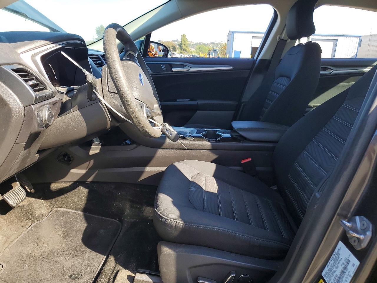 2016 FORD FUSION SE photo 13