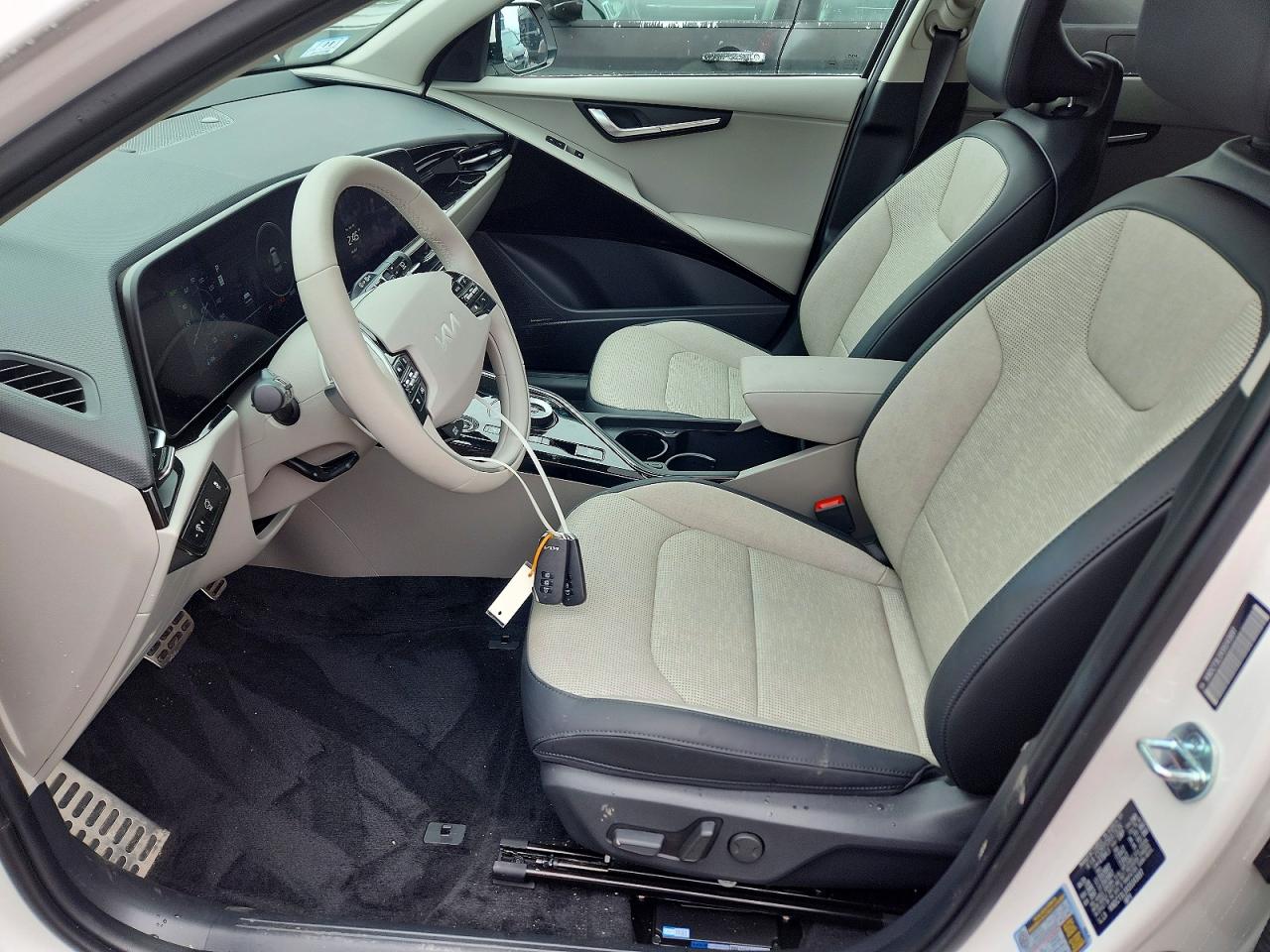 2025 KIA NIRO WAVE photo 13