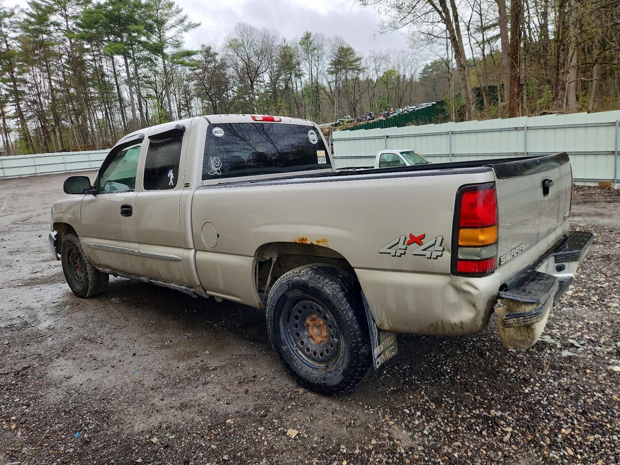 2007 GMC NEW SIERRA K1500 CLASSIC photo 3