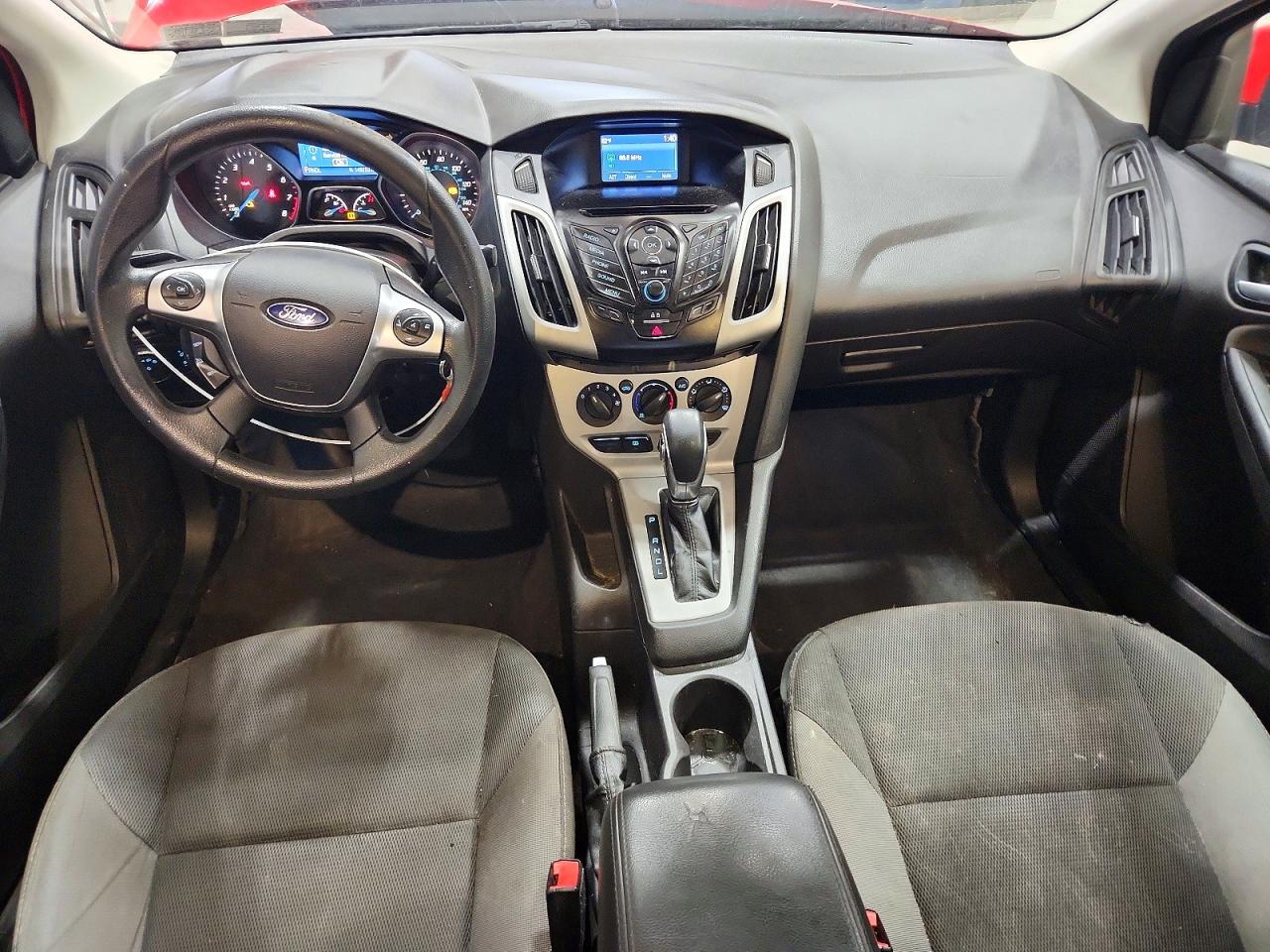 2014 FORD FOCUS SE photo 8