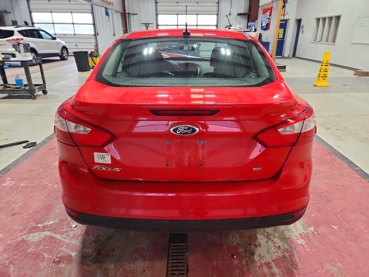 2014 FORD FOCUS SE photo 6