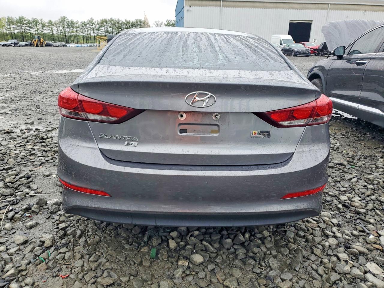 2018 HYUNDAI ELANTRA SE photo 6