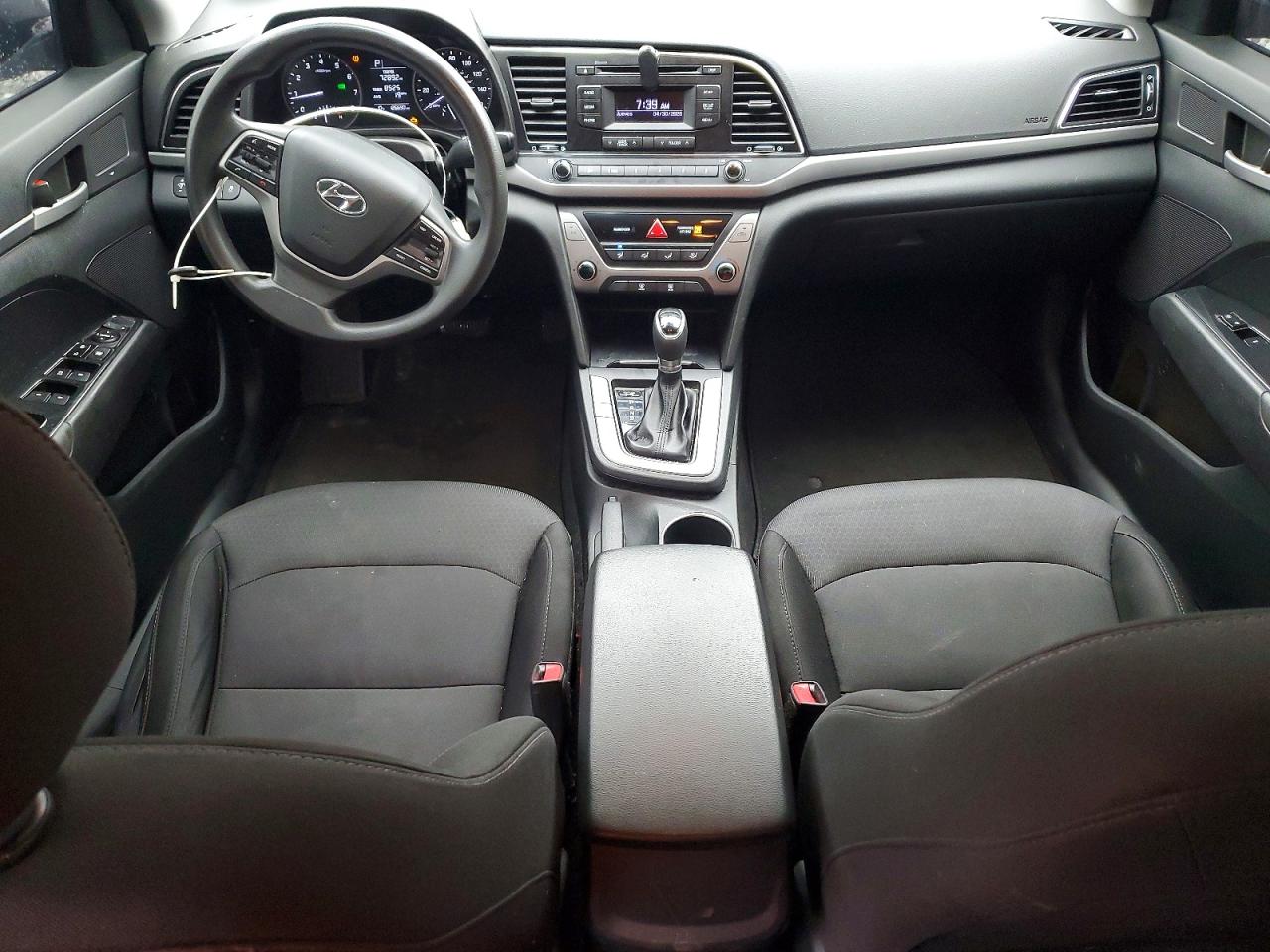 2018 HYUNDAI ELANTRA SE photo 8