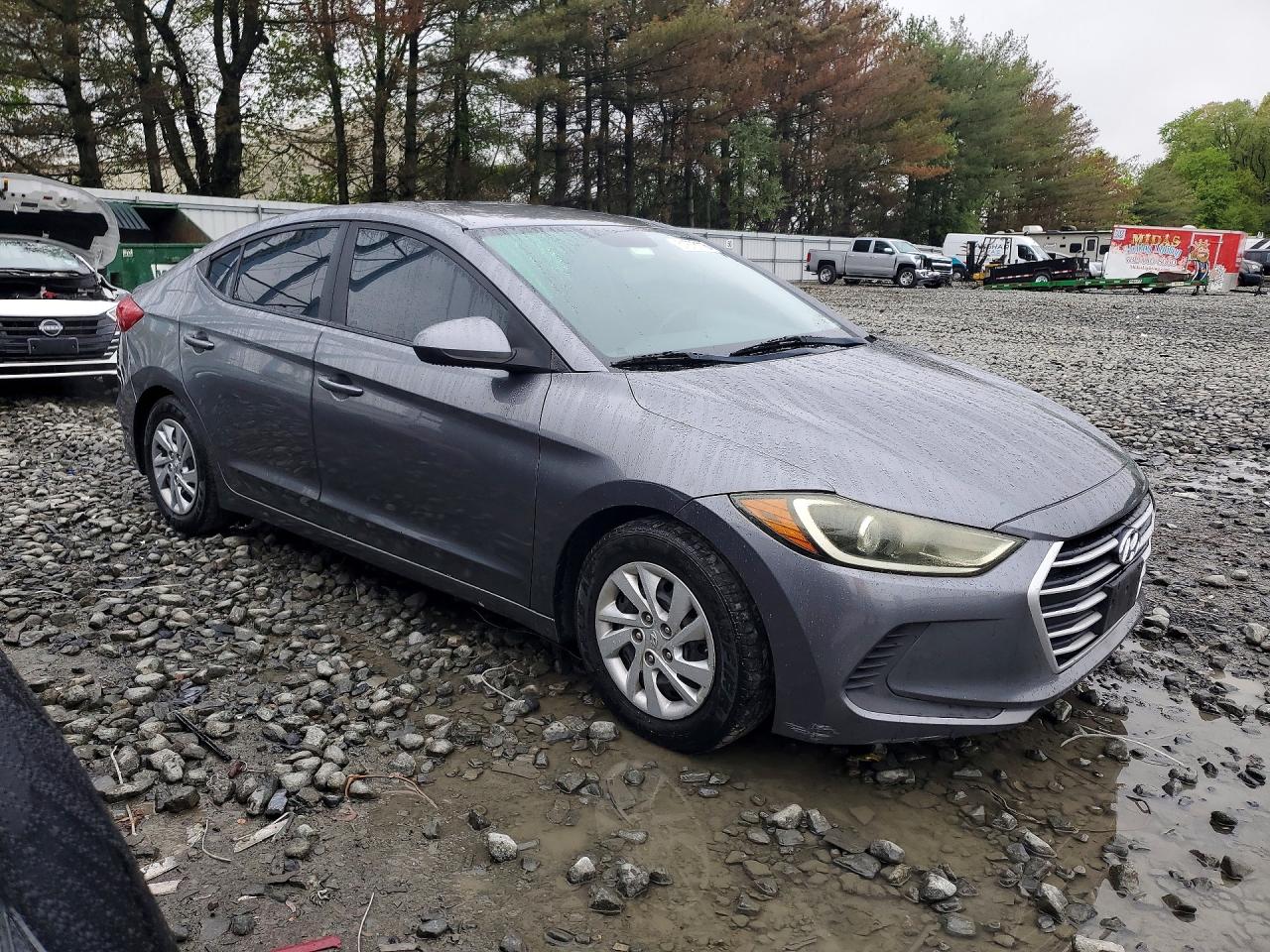 2018 HYUNDAI ELANTRA SE photo 4