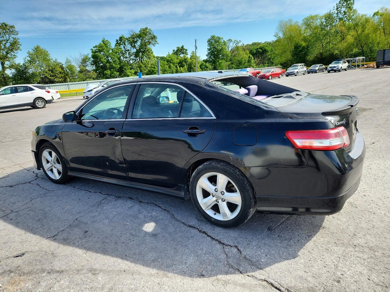 2010 TOYOTA CAMRY SE photo 2