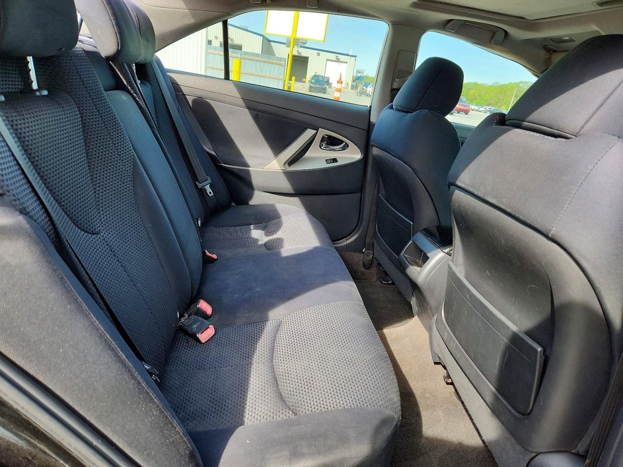 2010 TOYOTA CAMRY SE photo 10