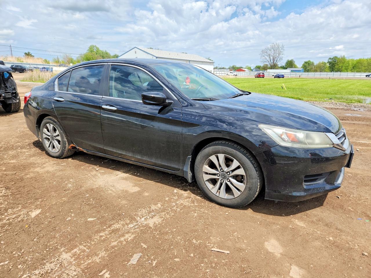 2013 HONDA ACCORD LX photo 4