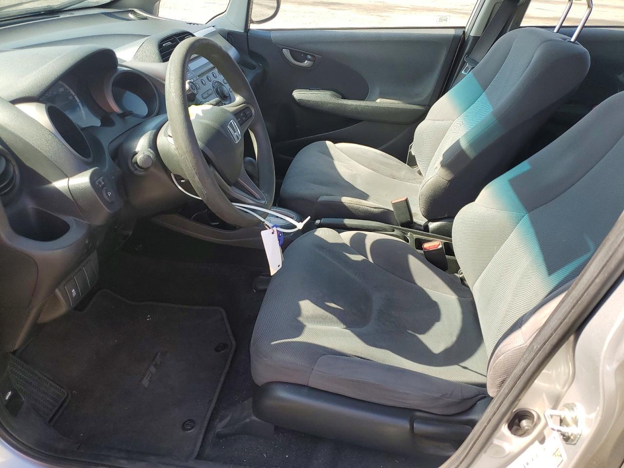 2011 HONDA FIT photo 19