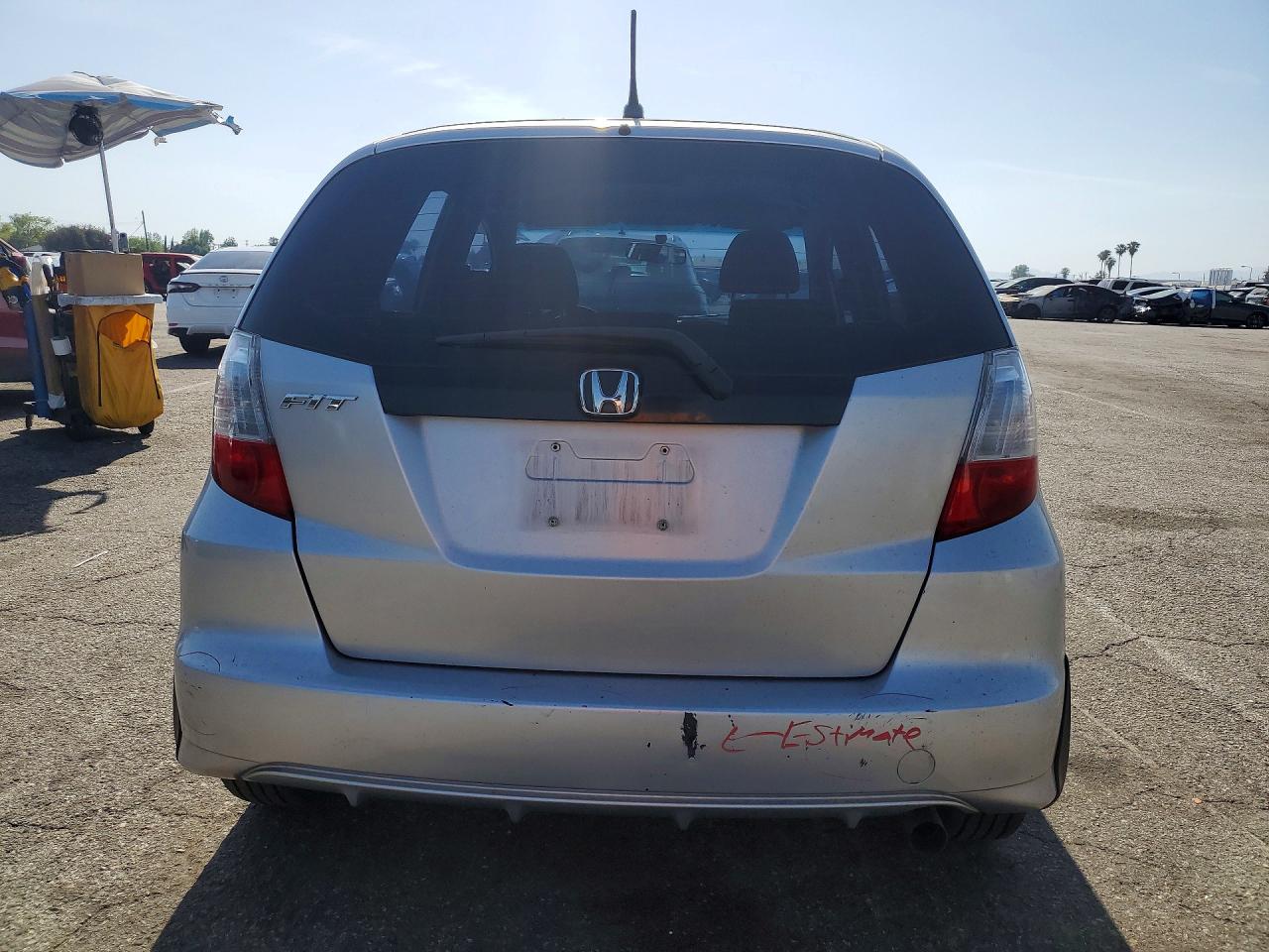 2011 HONDA FIT photo 16