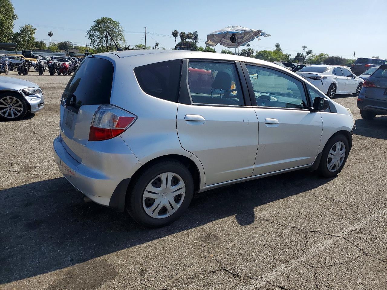 2011 HONDA FIT photo 7