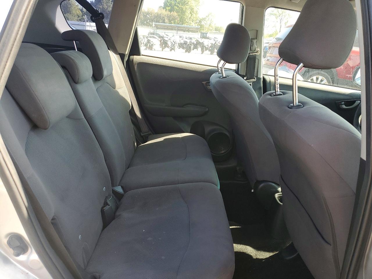 2011 HONDA FIT photo 28