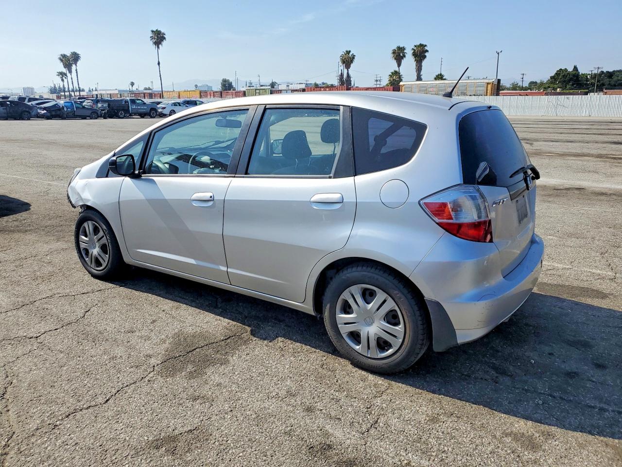 2011 HONDA FIT photo 4