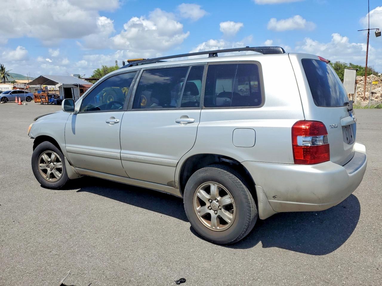 2004 TOYOTA HIGHLANDER BASE photo 3