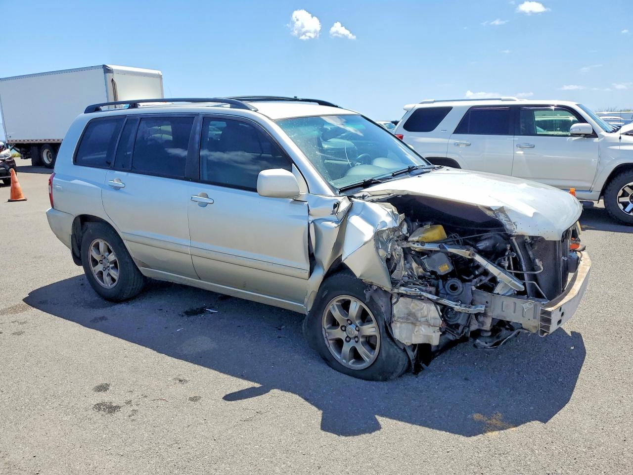 2004 TOYOTA HIGHLANDER BASE photo 7