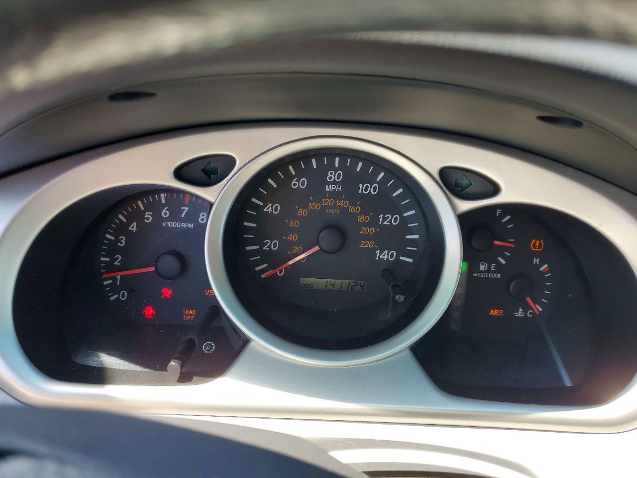2004 TOYOTA HIGHLANDER BASE photo 17