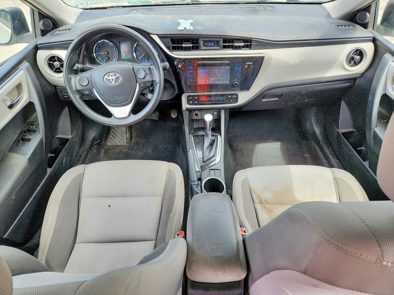 2017 TOYOTA COROLLA LE photo 22