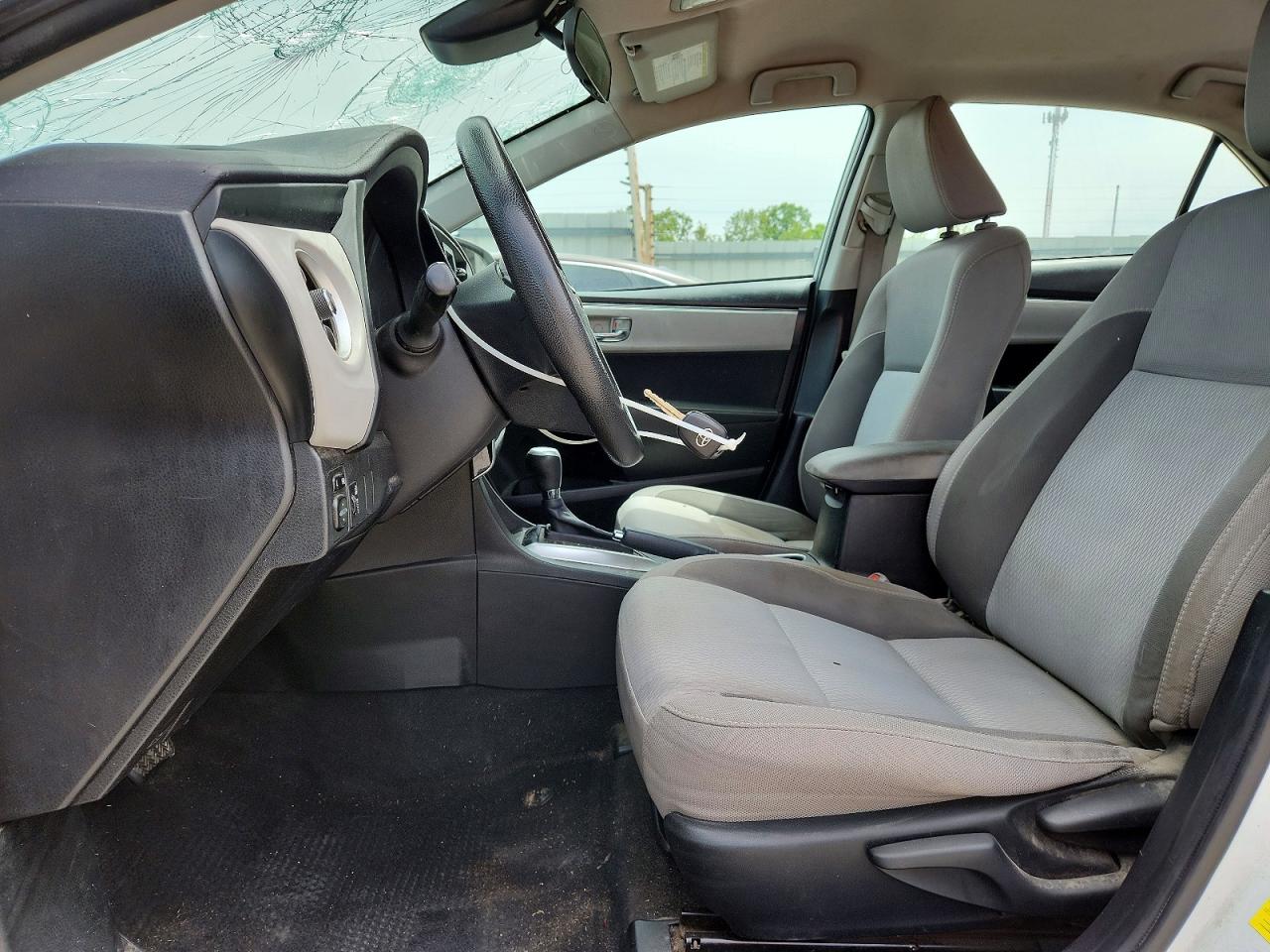 2017 TOYOTA COROLLA LE photo 19
