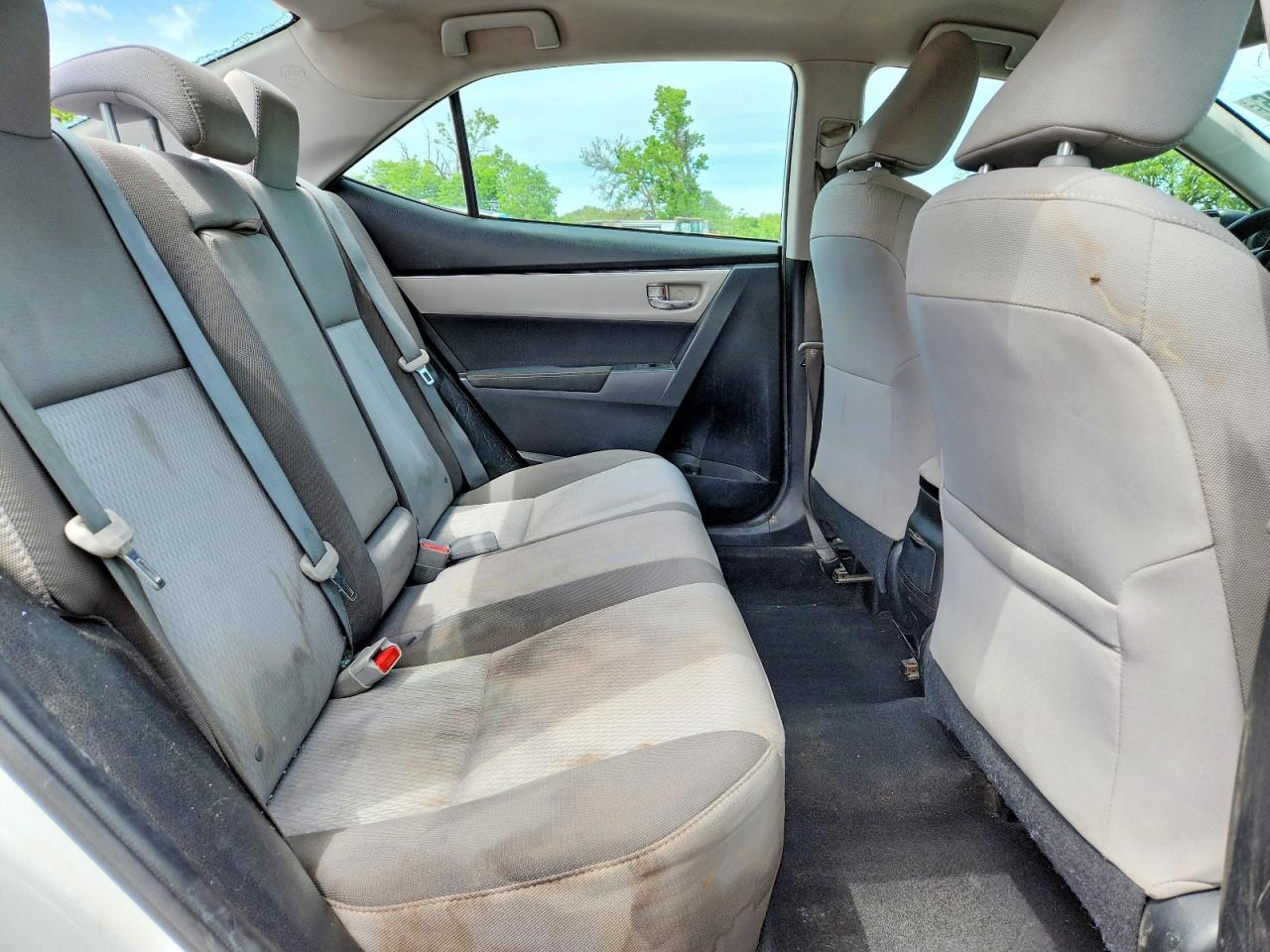 2017 TOYOTA COROLLA LE photo 28