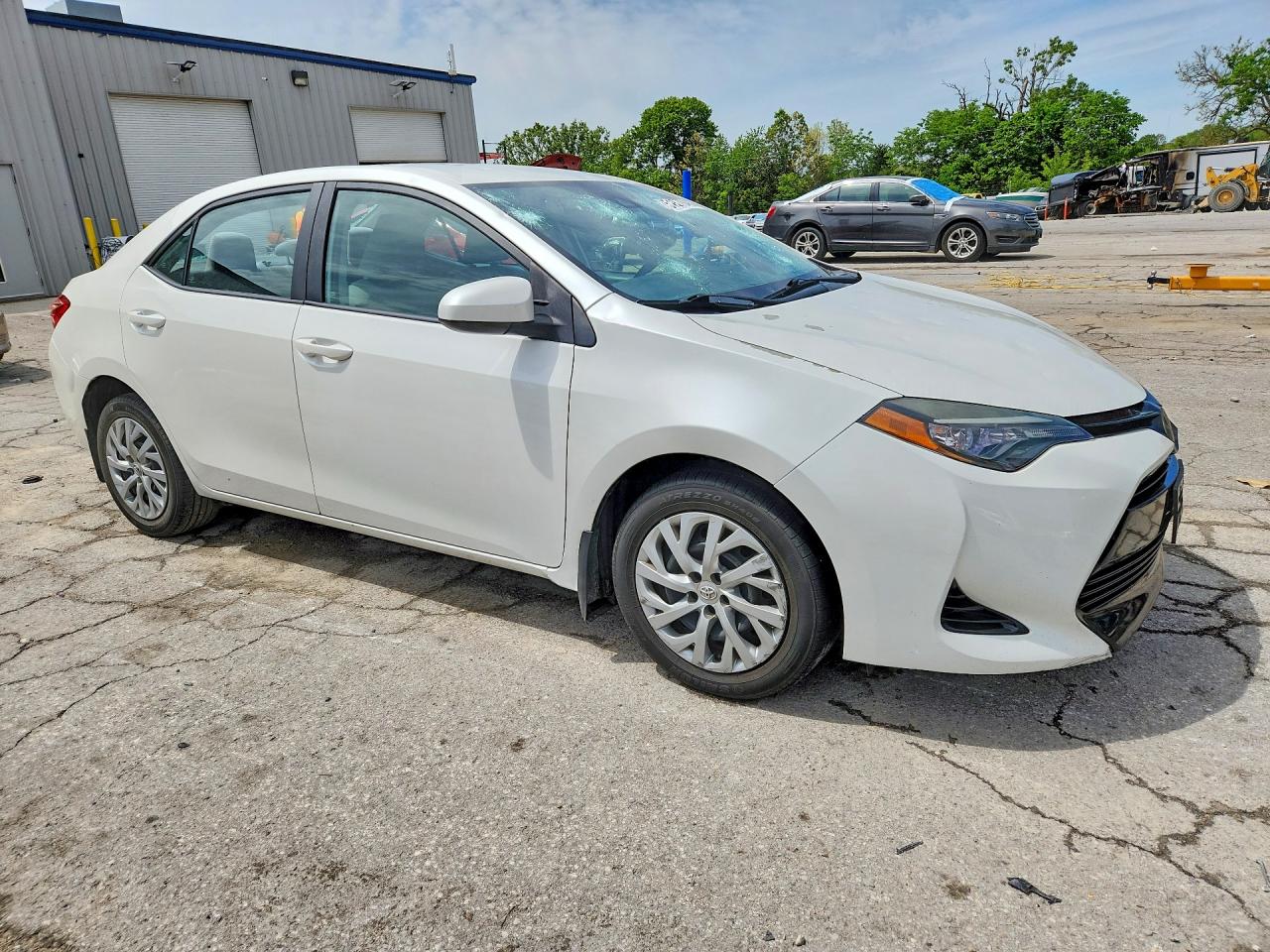 2017 TOYOTA COROLLA LE photo 10