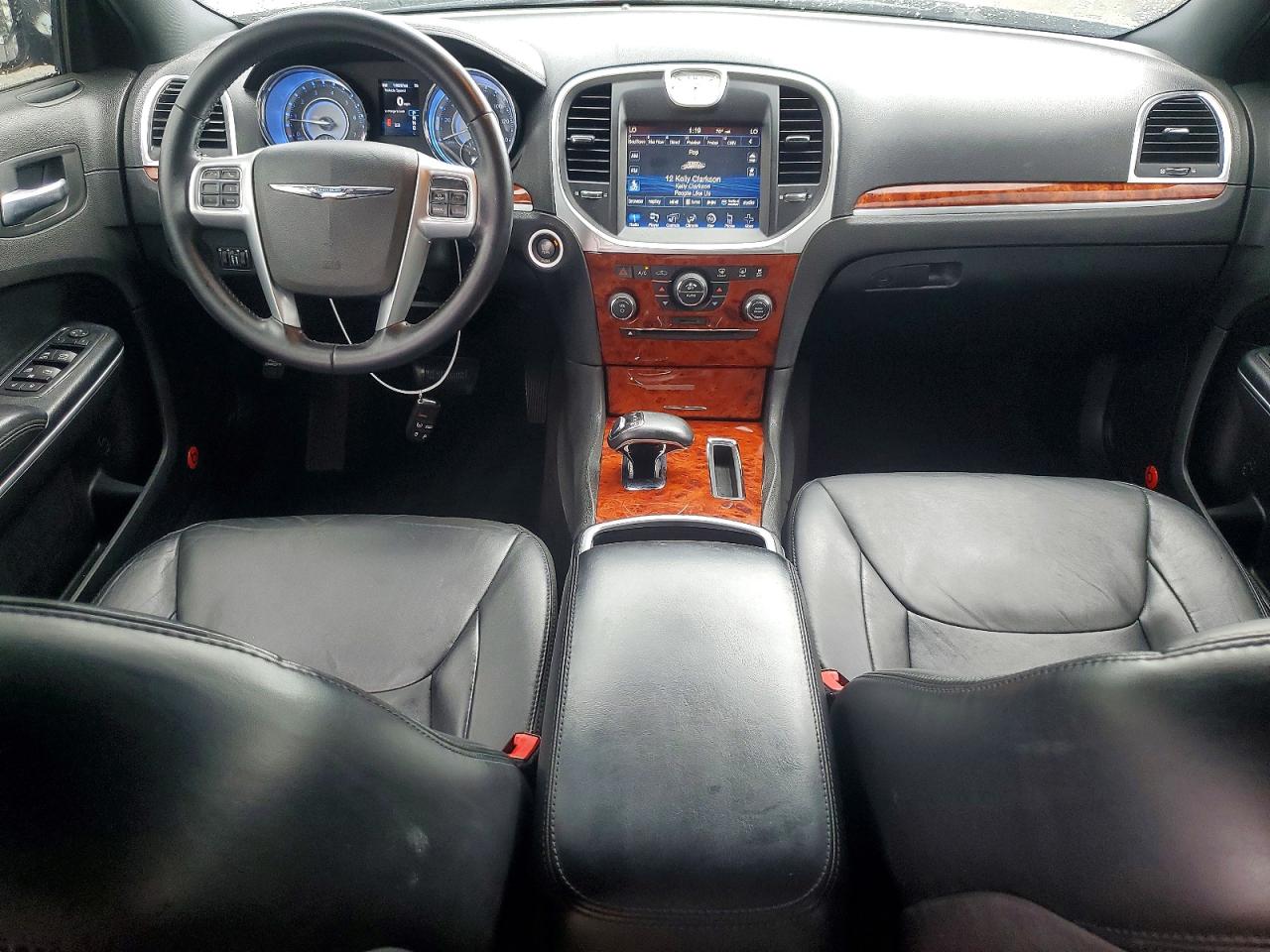 2014 CHRYSLER 300 photo 15