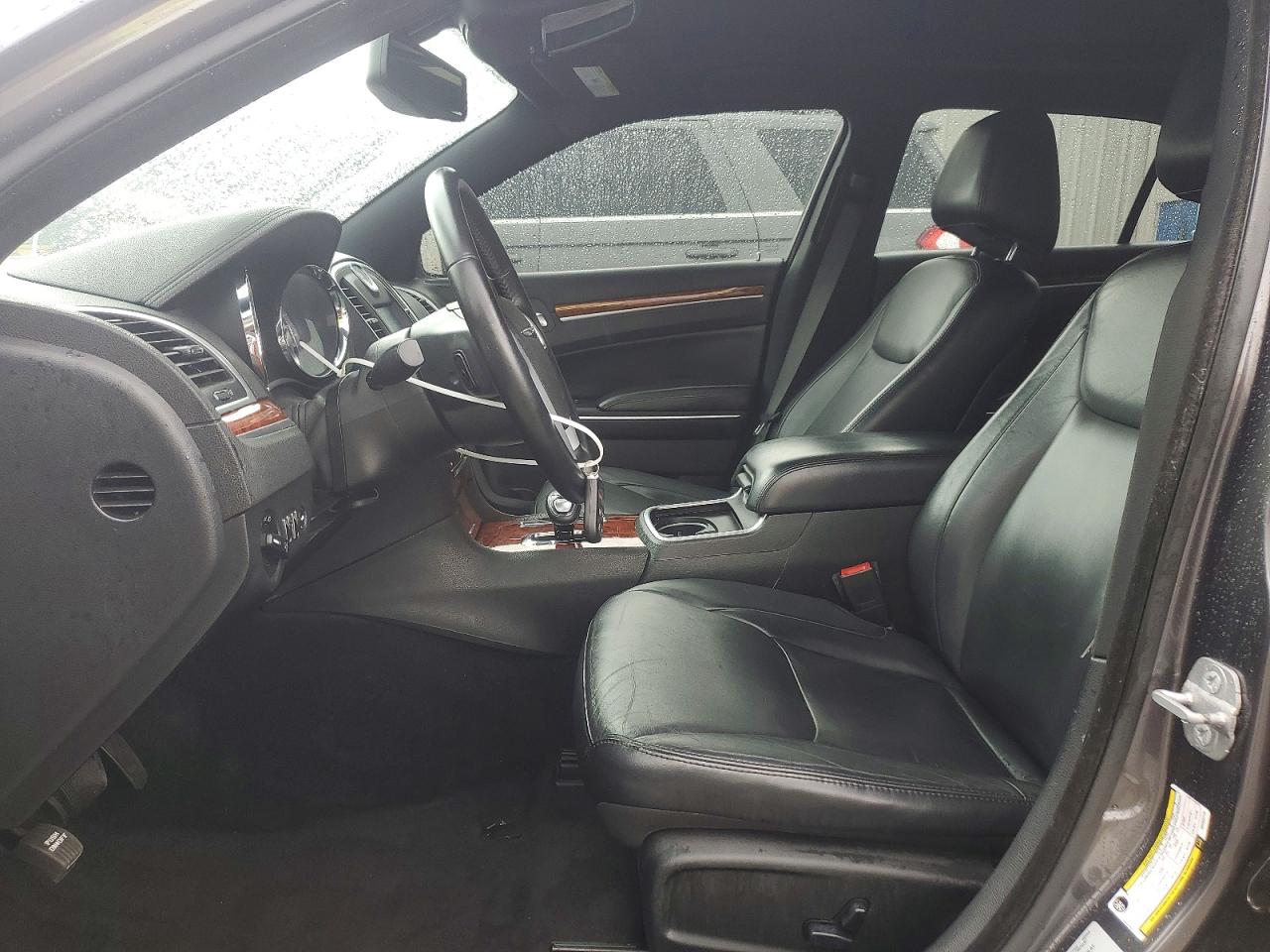 2014 CHRYSLER 300 photo 13